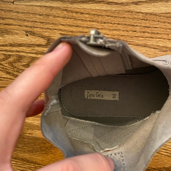 Cute sparkly boots - Picture 3 of 4